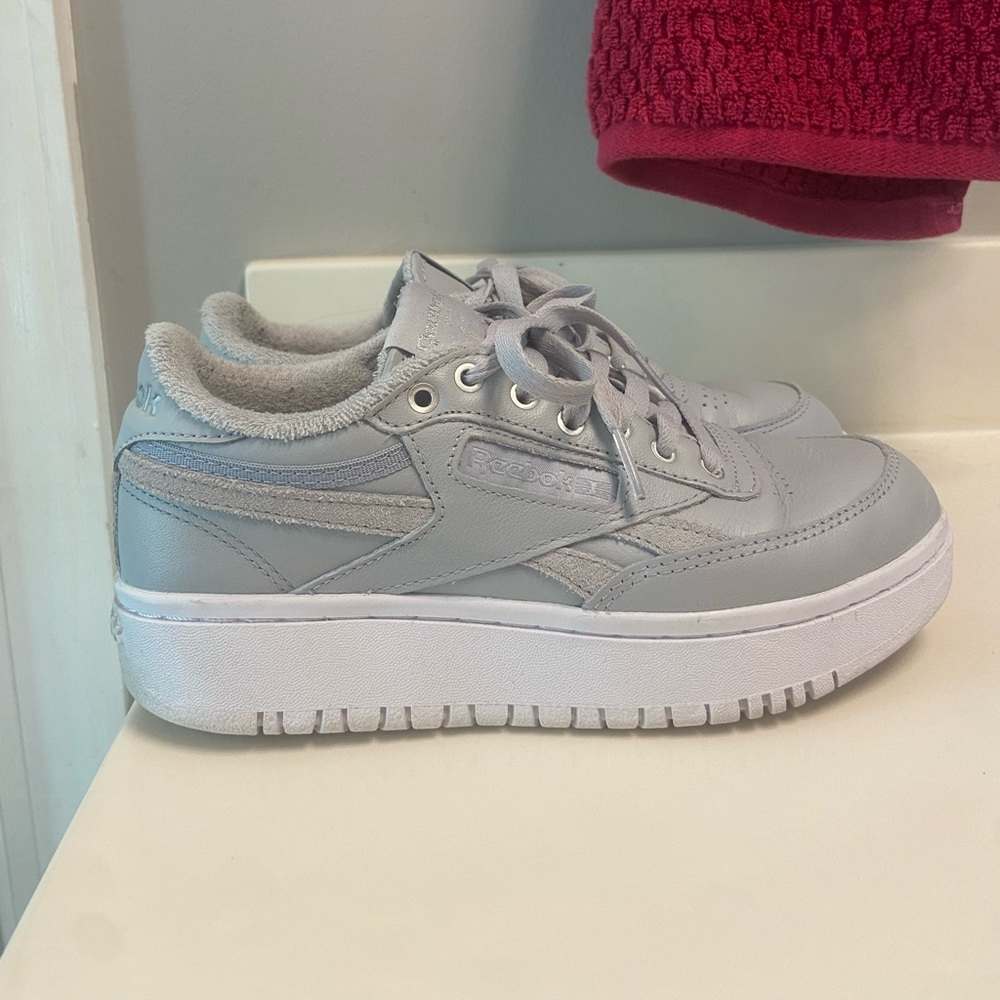 Grey Platform Reebok’s - Picture 1 of 3